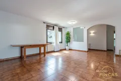 Espectacular chalet independiente con gran piscina privada, placas solares y vistas al mar en Els Masos de Coma-ruga